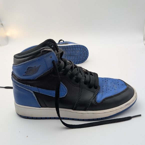 Jordan Men's Black and Blue Sneakers - Picture 4 of 10